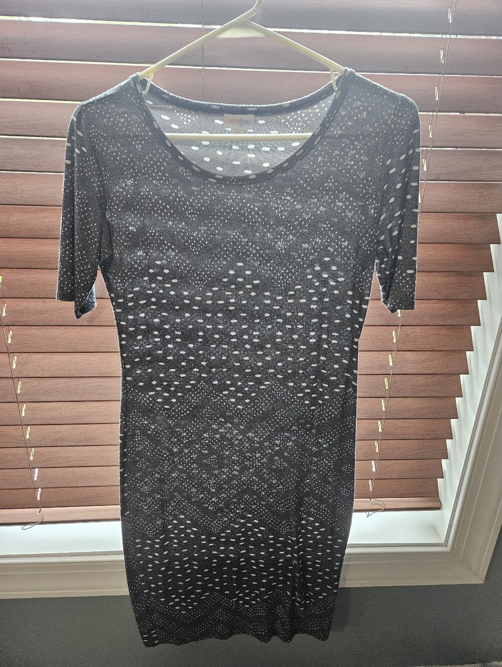 LuLaRoe Julia Slim Fit Black Patterned Short-Sleeve Women's Dress